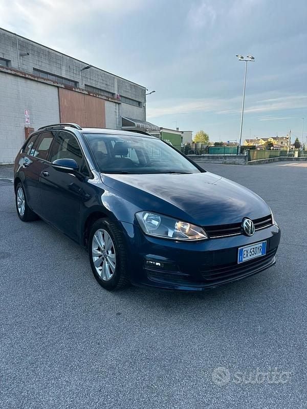 Usata VW Golf VII Highline 105 CV (77 kW) 2014 Blu Station wagon
