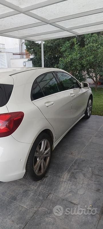 Usata Mercedes A180 Business 148 CV (108 kW) 2017 Bianco Berlina