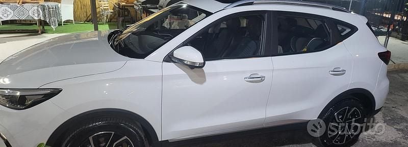 Usata MG ZS 111 CV (81 kW) 2023 Bianco Berlina