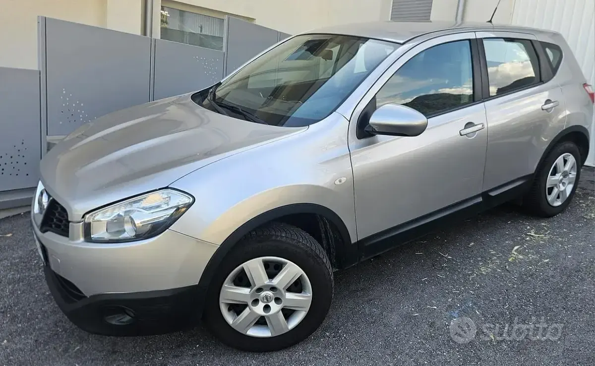 Usata Nissan Qashqai Tekna 110 CV (80 kW) 2013 Grigio SUV