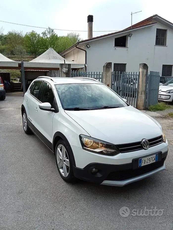 Usata VW Polo Cross 90 CV (66 kW) 2015 Bianco Utilitaria