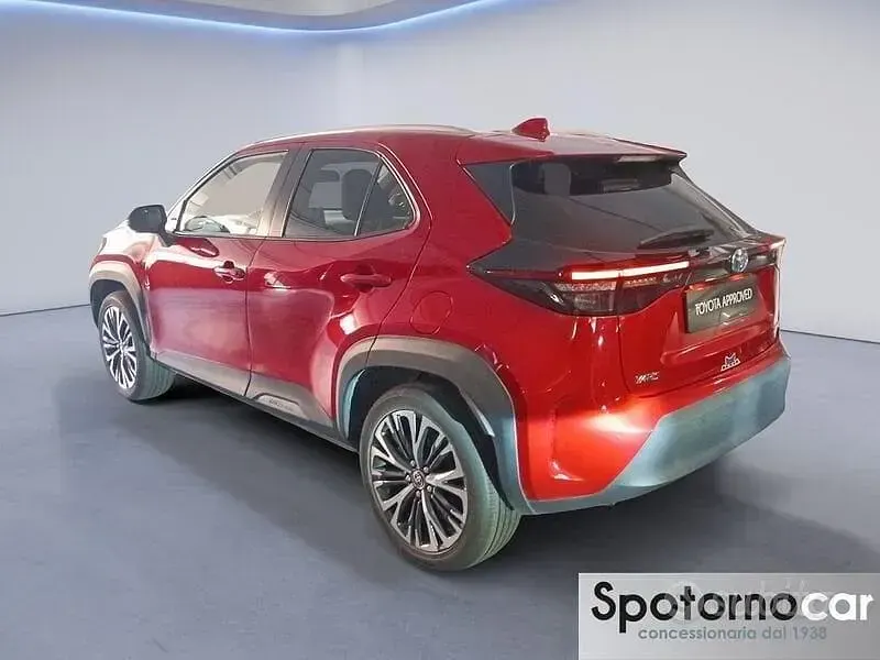 Usata Toyota Yaris Cross Lounge 116 CV (85 kW) 2022 Rosso SUV