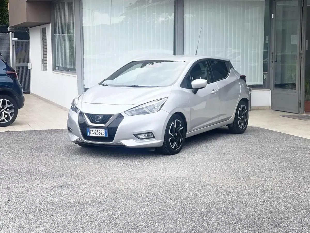Używany Nissan Micra 90 KM (66 kW) 2018 Szary Hatchback