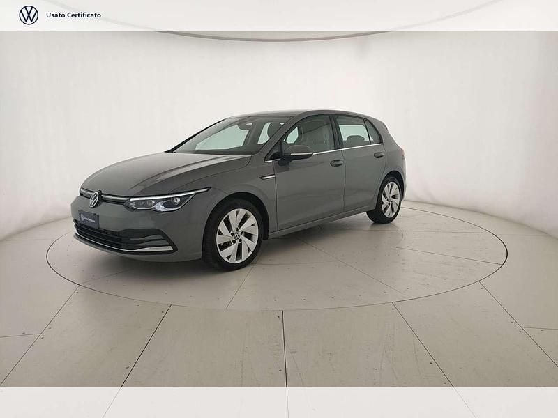 Moonstone grey Usata 2021 VW Golf VIII Style Tre volumi | 20.900 € (Buon prezzo) - Immagine 1/4