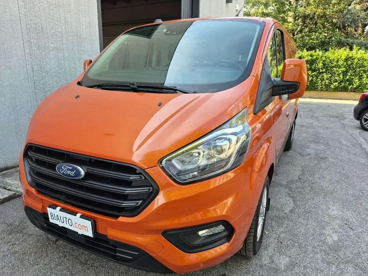 Usata Ford Transit Custom Titanium 170 CV (125 kW) 2022 Arancione Furgone
