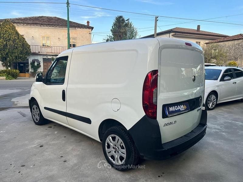 Usata Fiat Doblò 105 CV (77 kW) 2019 Bianco Monovolume