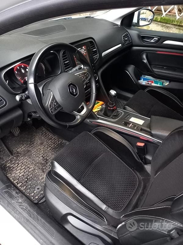 Usata Renault Mégane IV 140 CV (102 kW) 2018 Berlina