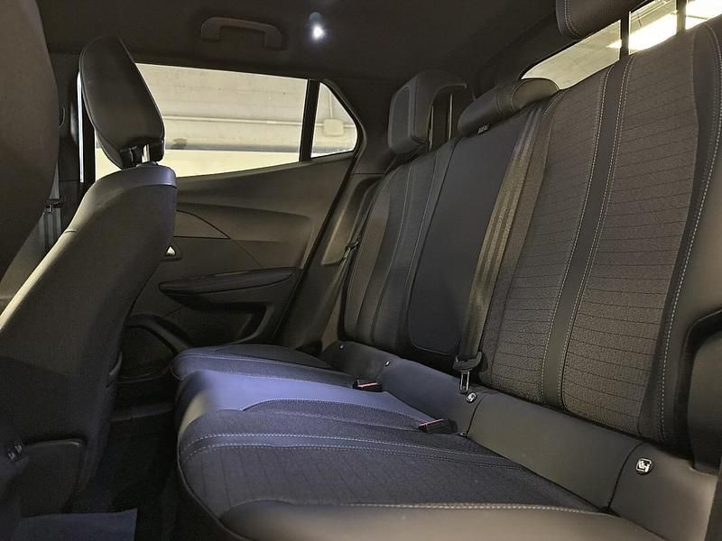 Usata Peugeot 2008 Allure 131 CV (96 kW) 2023 Grigio SUV