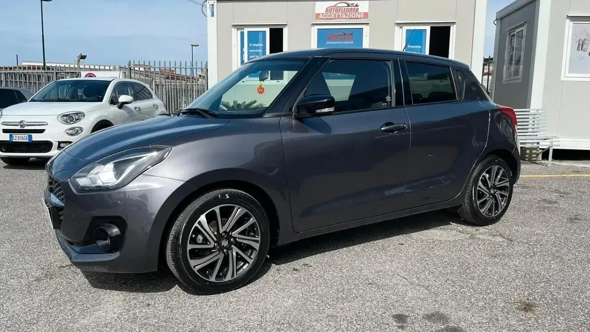 Usata Suzuki Swift 82 CV (60 kW) 2020 Grigio Utilitaria