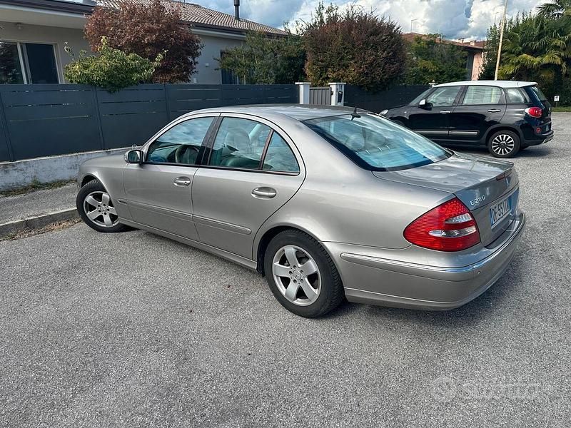 Usata Mercedes E280 2006 Grigio Berlina