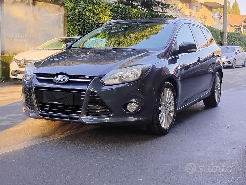 Usata Ford Focus 116 CV (85 kW) 2013 Grigio Station wagon