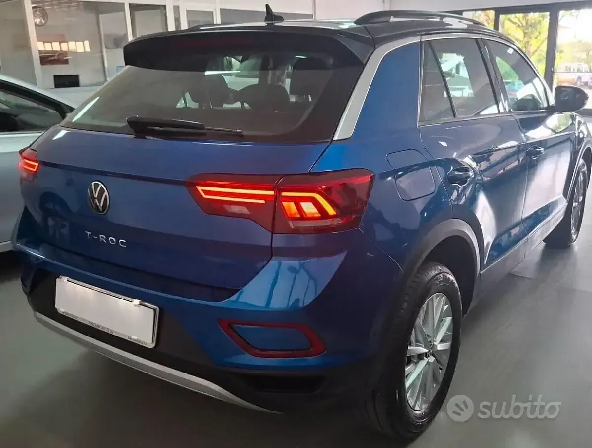 Usata VW T-Roc 110 CV (80 kW) 2023 Blu SUV