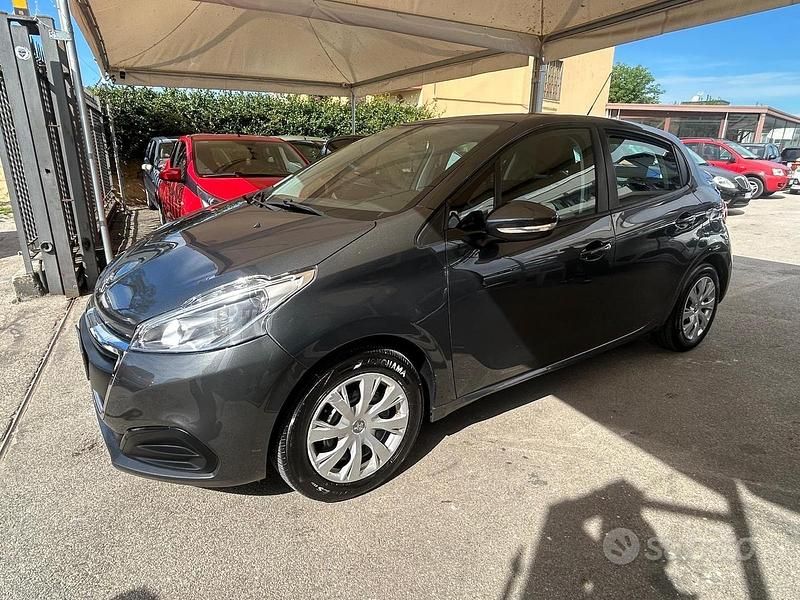 Usata Peugeot 208 Allure 75 CV (55 kW) 2016 Grigio Utilitaria
