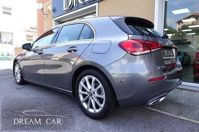 Usata Mercedes A180 116 CV (85 kW) 2020 Grigio metallizzato Berlina