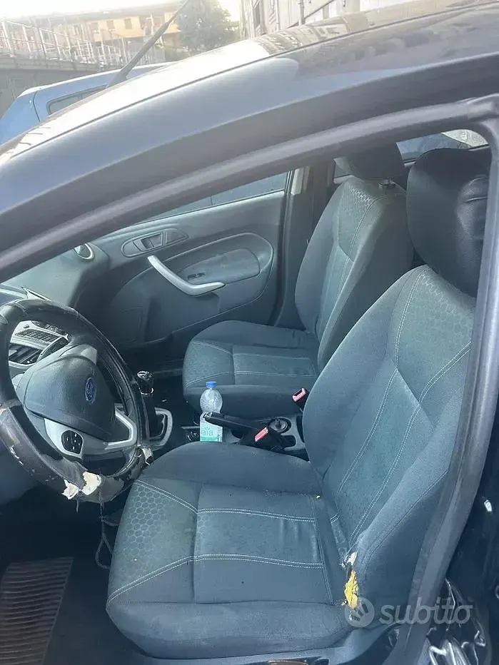Usata Ford Fiesta 68 CV (50 kW) 2009 Nero Berlina