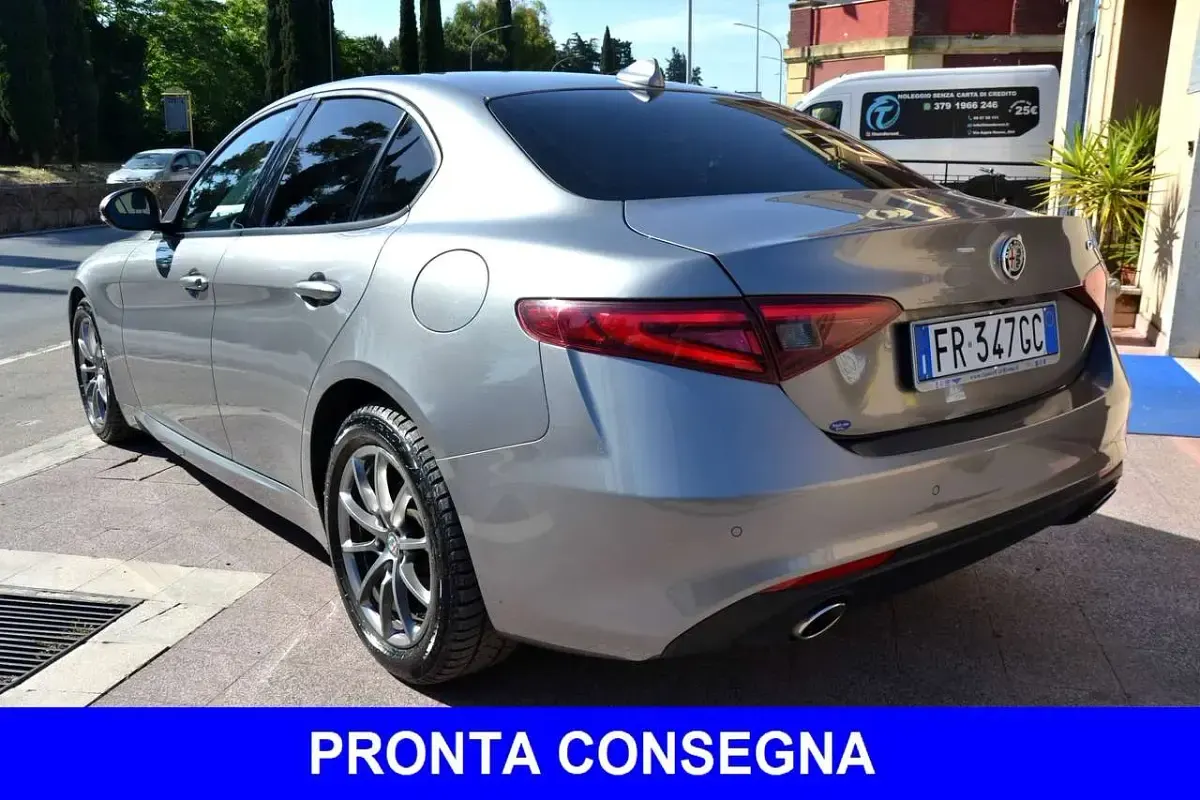 Usata Alfa Romeo Giulia Super 180 CV (132 kW) 2018 Grigio Berlina