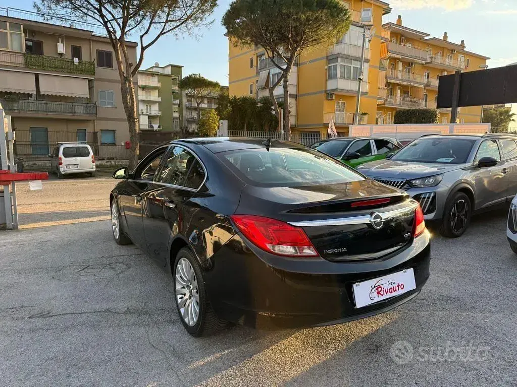 Usata Opel Insignia 131 CV (96 kW) 2011 Nero Berlina