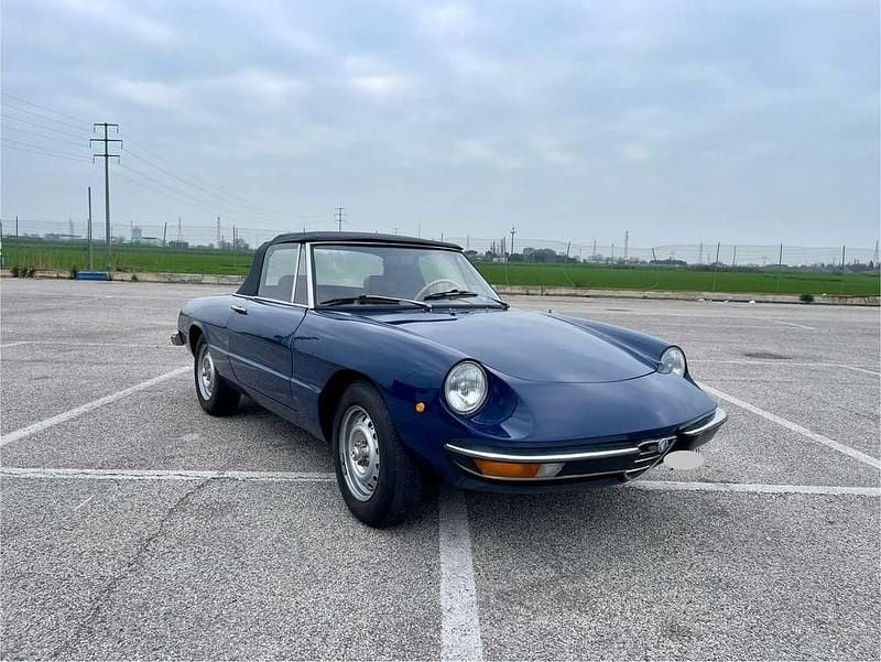 Usata Alfa Romeo Spider 109 CV (80 kW) 1973 Blu/azzurro Cabrio