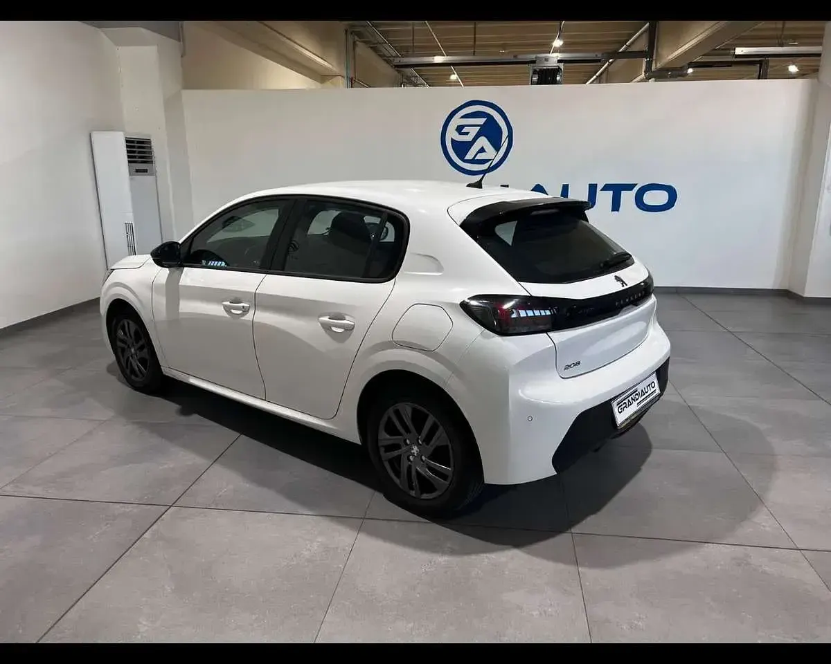 Usata Peugeot 208 Allure 75 CV (55 kW) 2022 Bianco Utilitaria