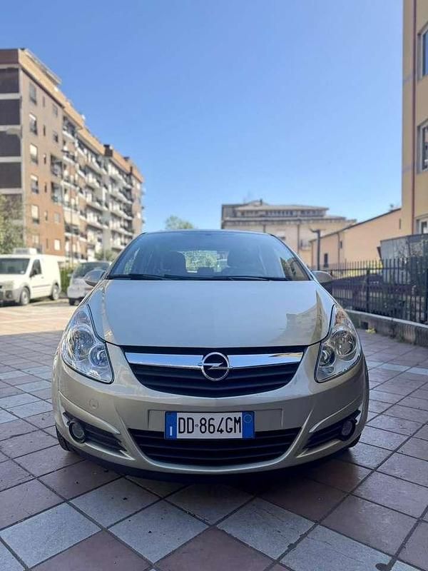 Usata Opel Corsa Cosmo 80 CV (58 kW) 2006 Oro Utilitaria