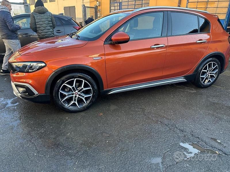 Usata Fiat Tipo Cross 101 CV (74 kW) 2021 Berlina