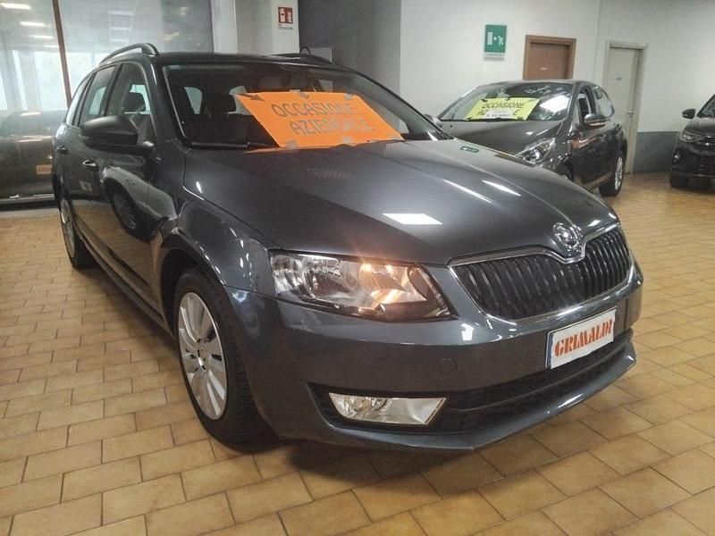 Usata Skoda Octavia Active 90 CV (66 kW) 2014 Grigio metallo / metallizzato Station wagon