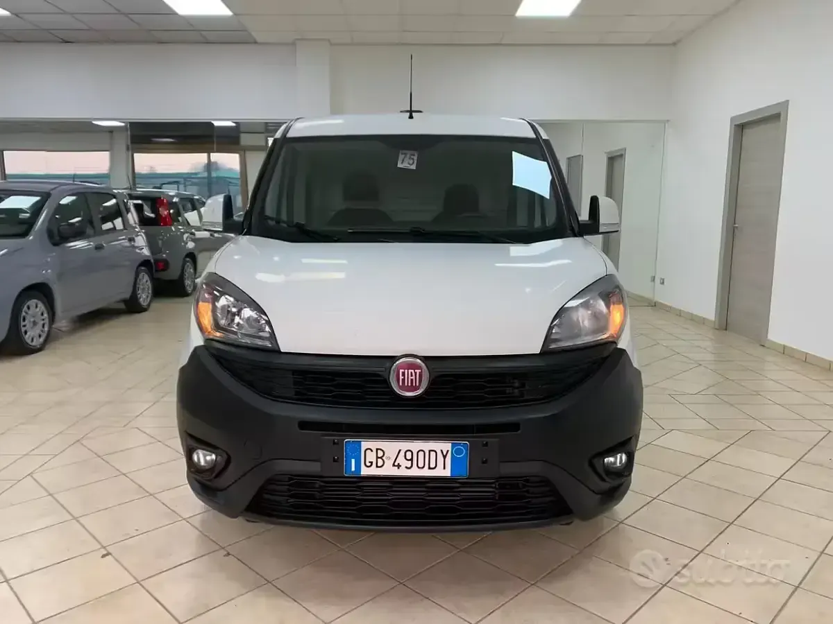 Usata Fiat Doblò Easy 120 CV (88 kW) 2020 Bianco Monovolume