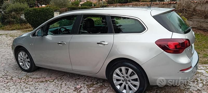 Usata Opel Astra Sport 110 CV (80 kW) 2013 Grigio Station wagon