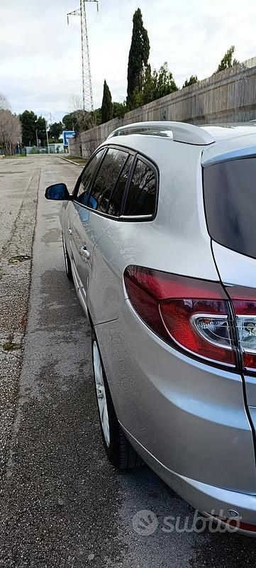 Usata Renault Mégane GrandTour LIMITED 110 CV (80 kW) 2015 Grigio Station wagon