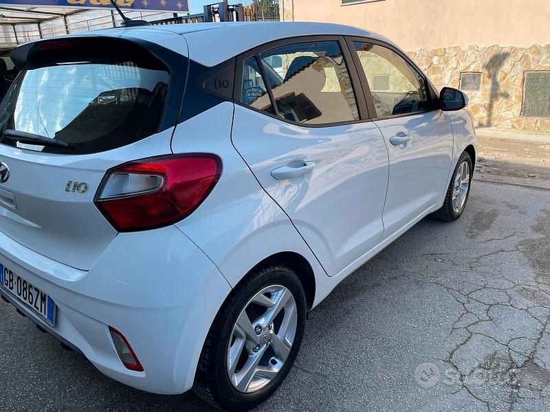Usata Hyundai i10 66 CV (48 kW) 2020 Bianco Utilitaria