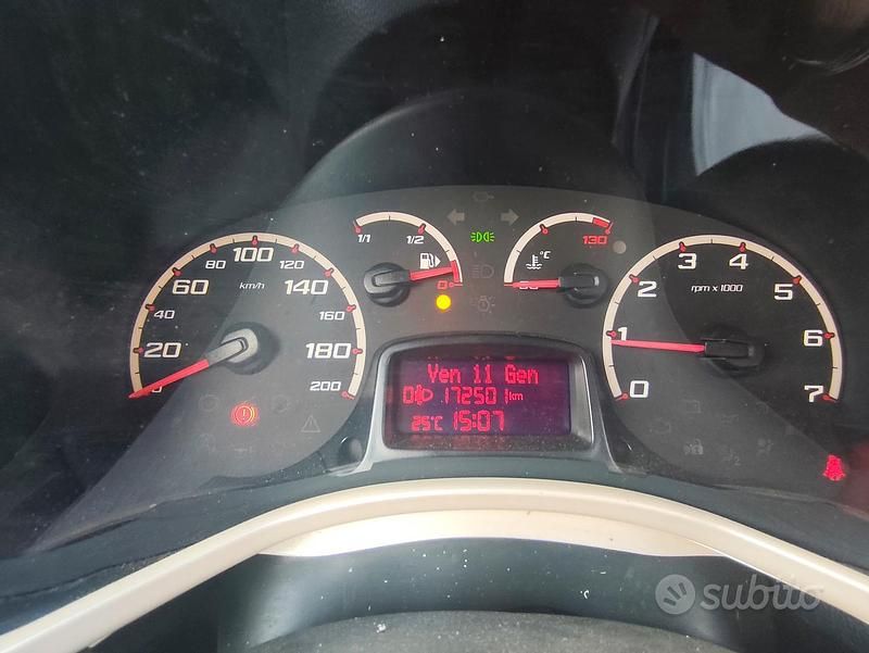 Usata Ford Ka 75 CV (55 kW) 2011 Nero Utilitaria