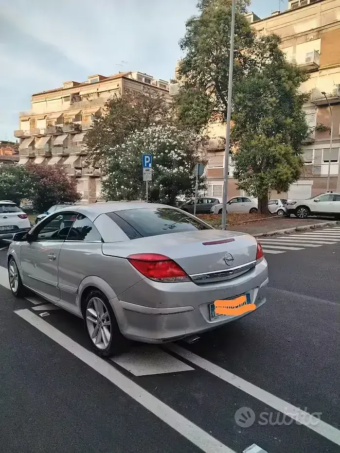 Usata Opel Astra 115 CV (84 kW) 2007 Grigio Cabrio