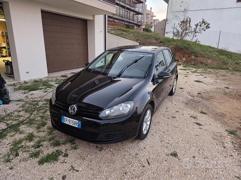 Begagnad VW Golf VI 105 HK (77 kW) 2012 Halvkombi
