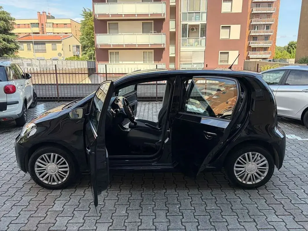 Usata VW up! Move 65 CV (47 kW) 2021 Nero Utilitaria