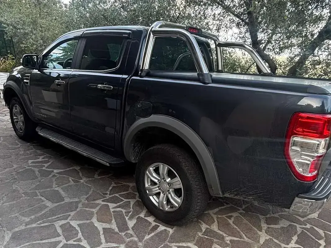 Usata Ford Ranger Limited 170 CV (125 kW) 2022 Grigio Pick-up
