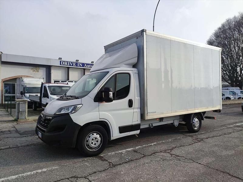 Usata Opel Movano 140 CV (102 kW) 2023 Bianco Furgone