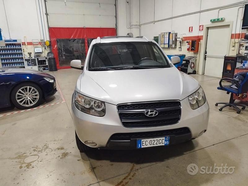 Usata Hyundai Santa Fe 154 CV (113 kW) 2010 Grigio SUV