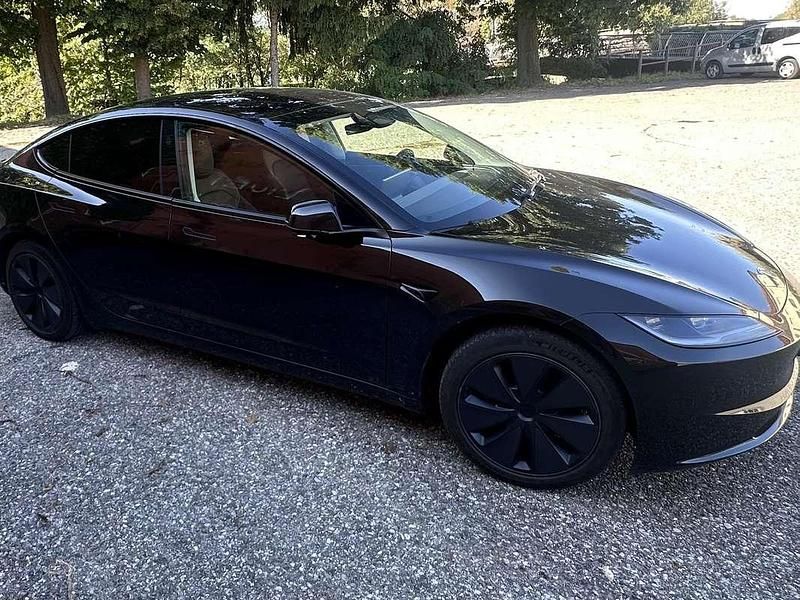 Usata Tesla Model 3 RWD 88 kW (120 CV) 2024 Nero Berlina