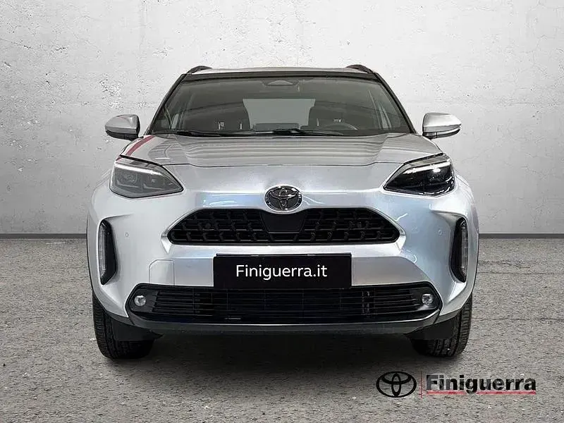 Neu Toyota Yaris Cross Trend 130 PS (95 kW) 2026 Grau SUV