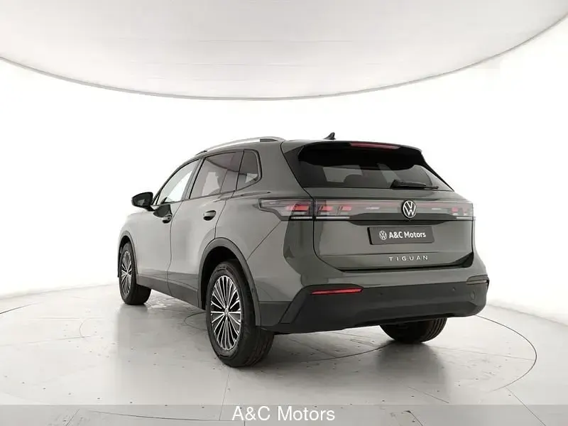 Nuova VW Tiguan Life 150 CV (110 kW) 2026 Grigio SUV