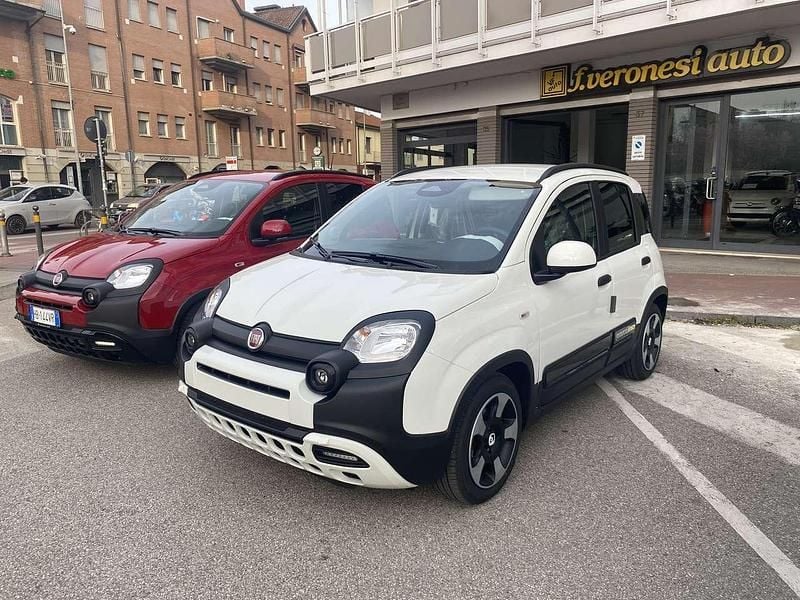 Nuova Fiat Panda Cross Cross 69 CV (50 kW) 2026 Rosso Utilitaria