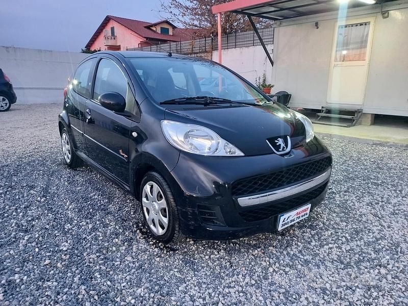 Usata Peugeot 107 68 CV (50 kW) 2009 Nero Utilitaria