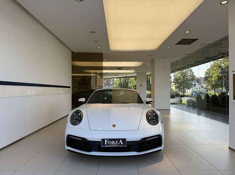 Usata Porsche 992 385 CV (283 kW) 2023 Bianco Cabrio