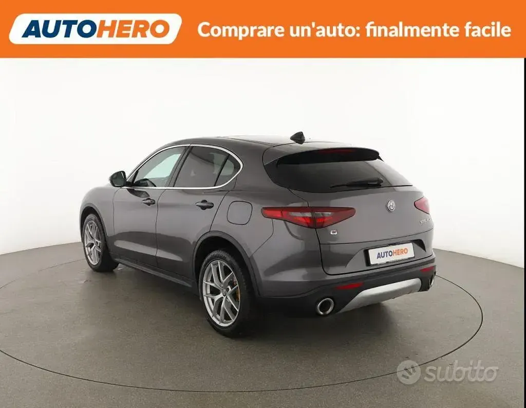 Usata Alfa Romeo Stelvio Executive 209 CV (153 kW) 2017 Grigio SUV