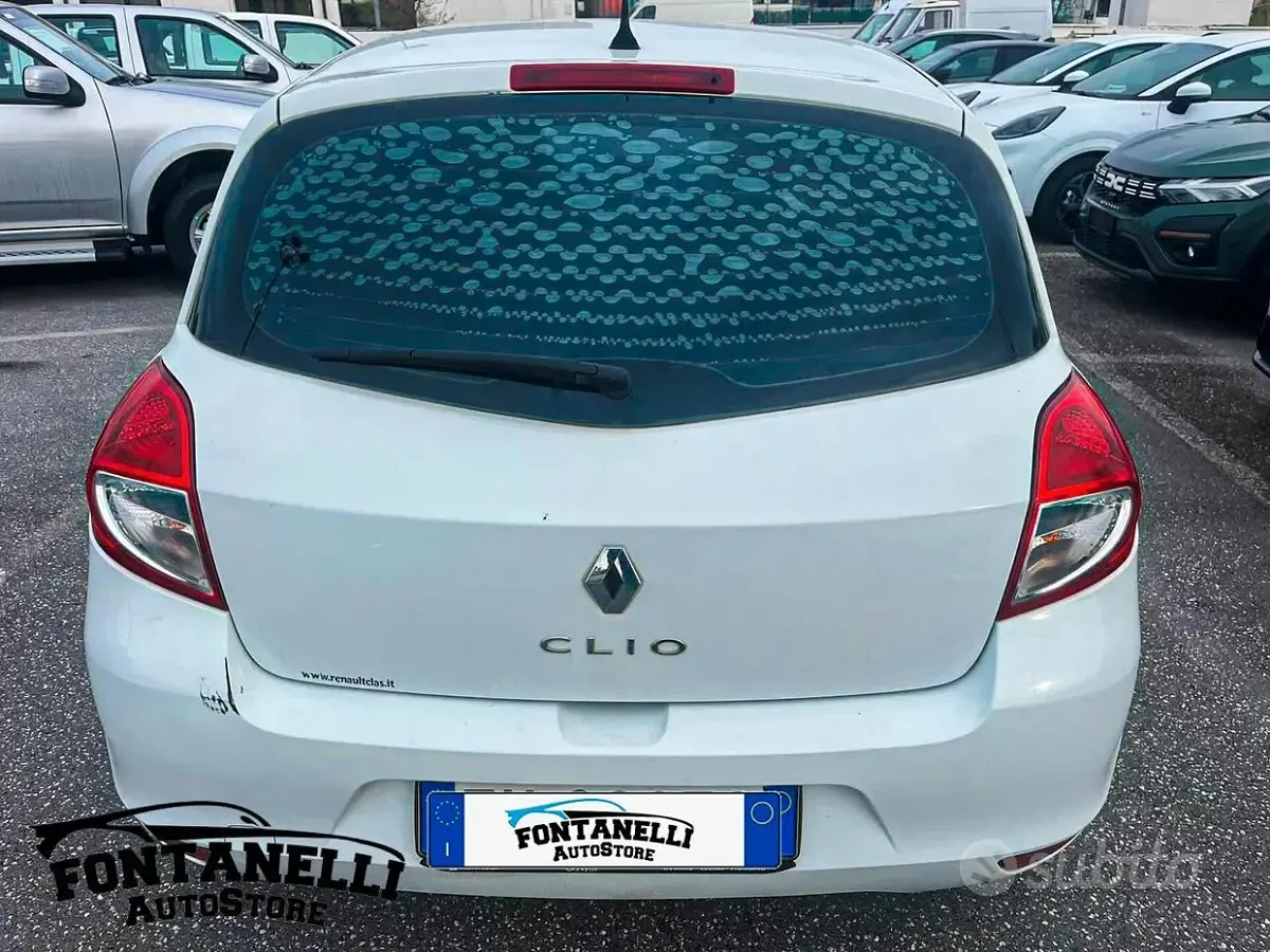 Usata Renault Clio IV Dynamique 75 CV (55 kW) 2012 Bianco Berlina