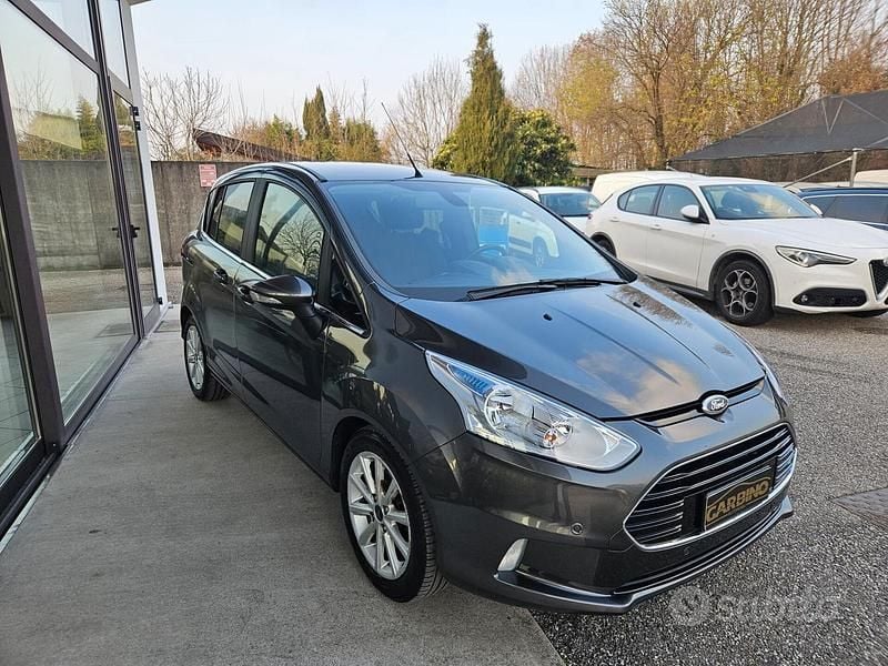 Usata Ford B-MAX Titanium 100 CV (73 kW) 2016 Grigio Monovolume