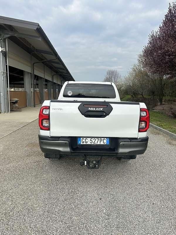 Usata Toyota HiLux 204 CV (150 kW) 2022 Pick-up