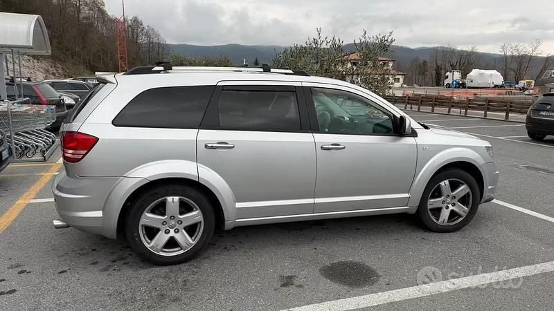 Usata Dodge Journey 140 CV (102 kW) 2009 Grigio SUV