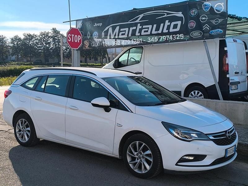 Bianco Usata 2018 Opel Astra Innovation Station wagon | 10.500 € (Buon prezzo) - Immagine 1/4