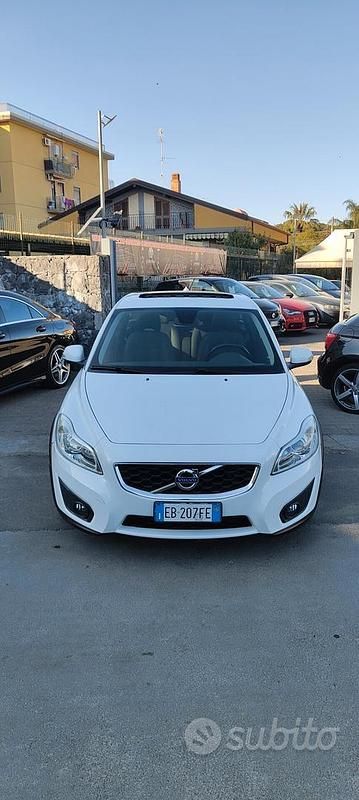 Usata Volvo C30 R-Design 115 CV (84 kW) 2011 Bianco Utilitaria